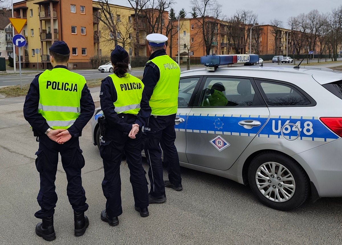 "Festiwal wandalizmu" w regionie. Mieszkaniec osiedla wezwał policję