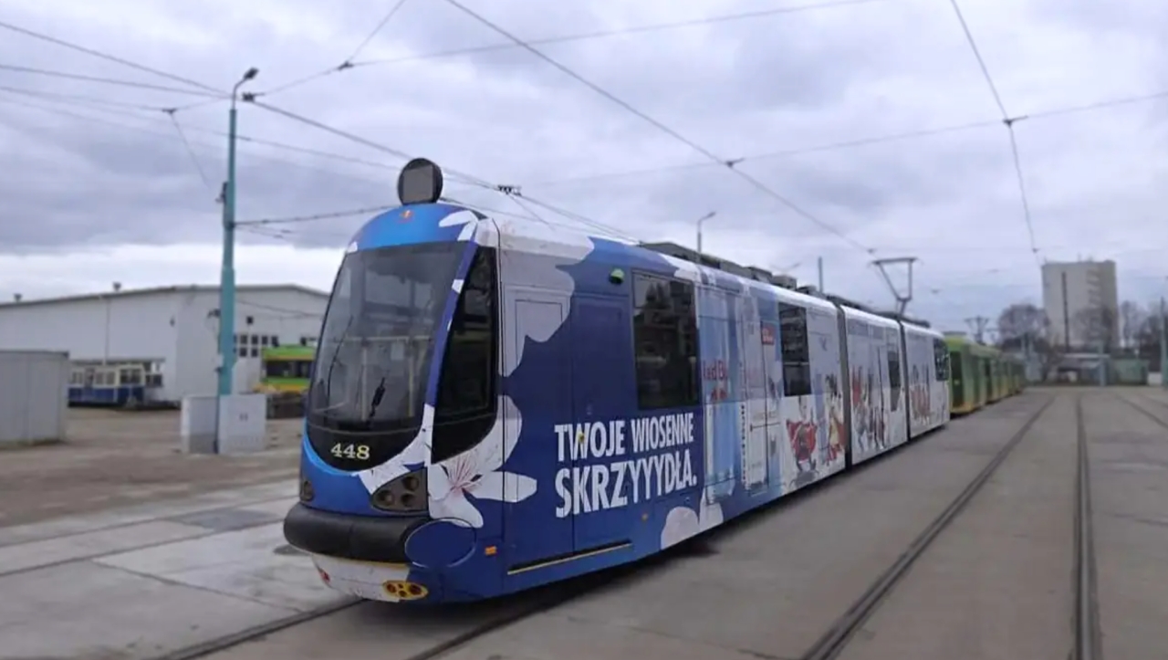 Taki tramwaj zaczął kursować po Poznaniu. Za podróż nie trzeba płacić