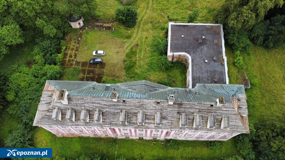 Znowu rozkradali dach zabytkowego pałacu w regionie