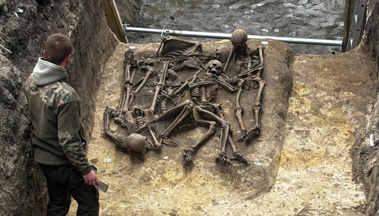 Kolejne ludzkie szkielety odkryte na budowie w centrum Poznania