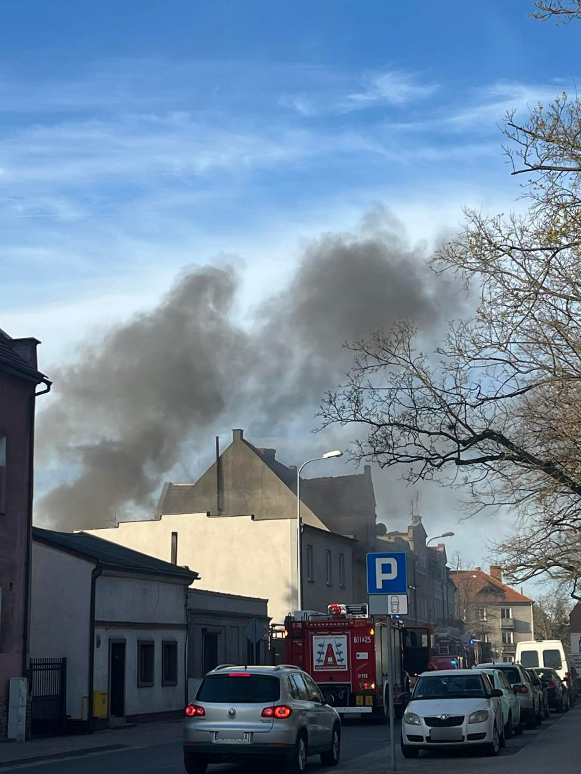 Pożar w kamienicy w regionie. Mieszkańcy ewakuowani