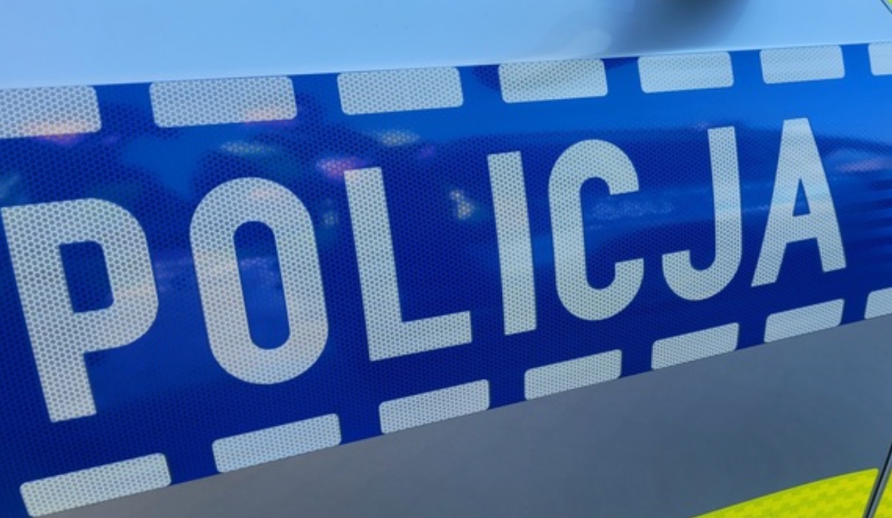 Zatrzymano 45-letniego stalkera. Nie tylko dzwonił i pisał, ale też groził i przyjeżdżał pod dom