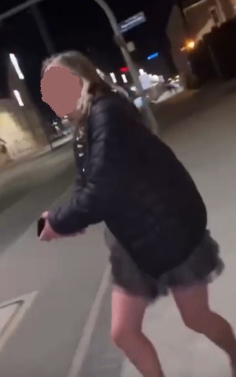 Kobieta została znieważona na tle narodowościowym w centrum Poznania. W sieci pojawiło się nagranie. Sprawą zajmuje się policja