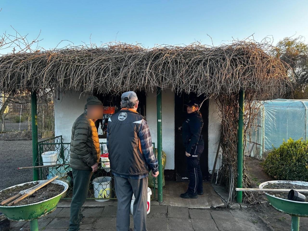 Policjanci z regionu odwiedzają ogrody działkowe i ostrzegają