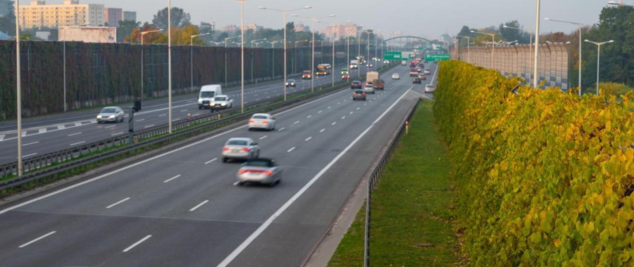 Dobudują ekrany akustyczne na trzech odcinkach wzdłuż drogi S5