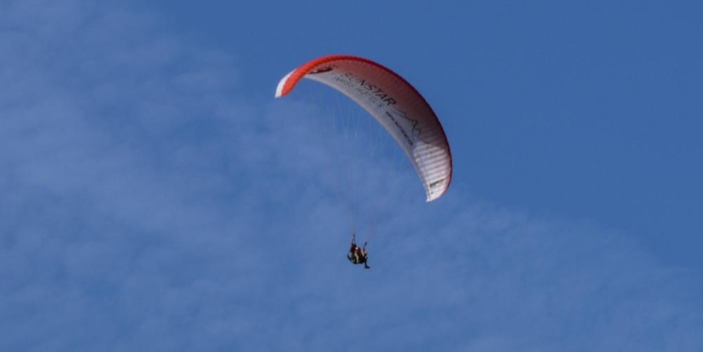48-latek zginął podczas lotu motoparalotnią. W poniedziałek sekcja zwłok