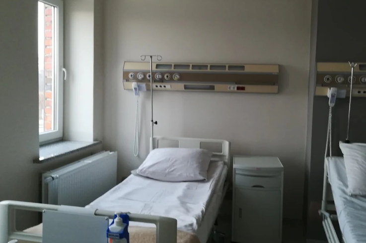 Oddział szpitalny w regionie pod wodą? Dyrekcja poinformowała o awarii, a wojewoda zaprzeczył