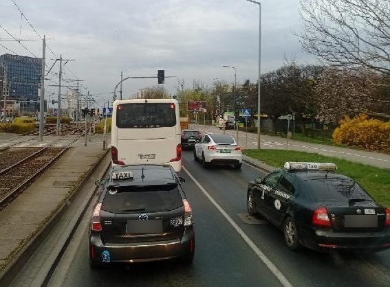 Awaria sygnalizacji świetlnej na Jana Pawła II. "Spore korki i niebezpieczne sytuacje"