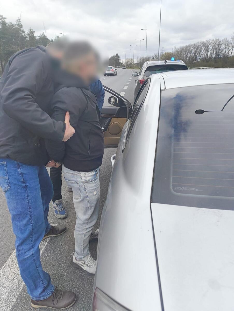 Duża akcja wielkopolskiej policji pod Warszawą. Rozbito gang