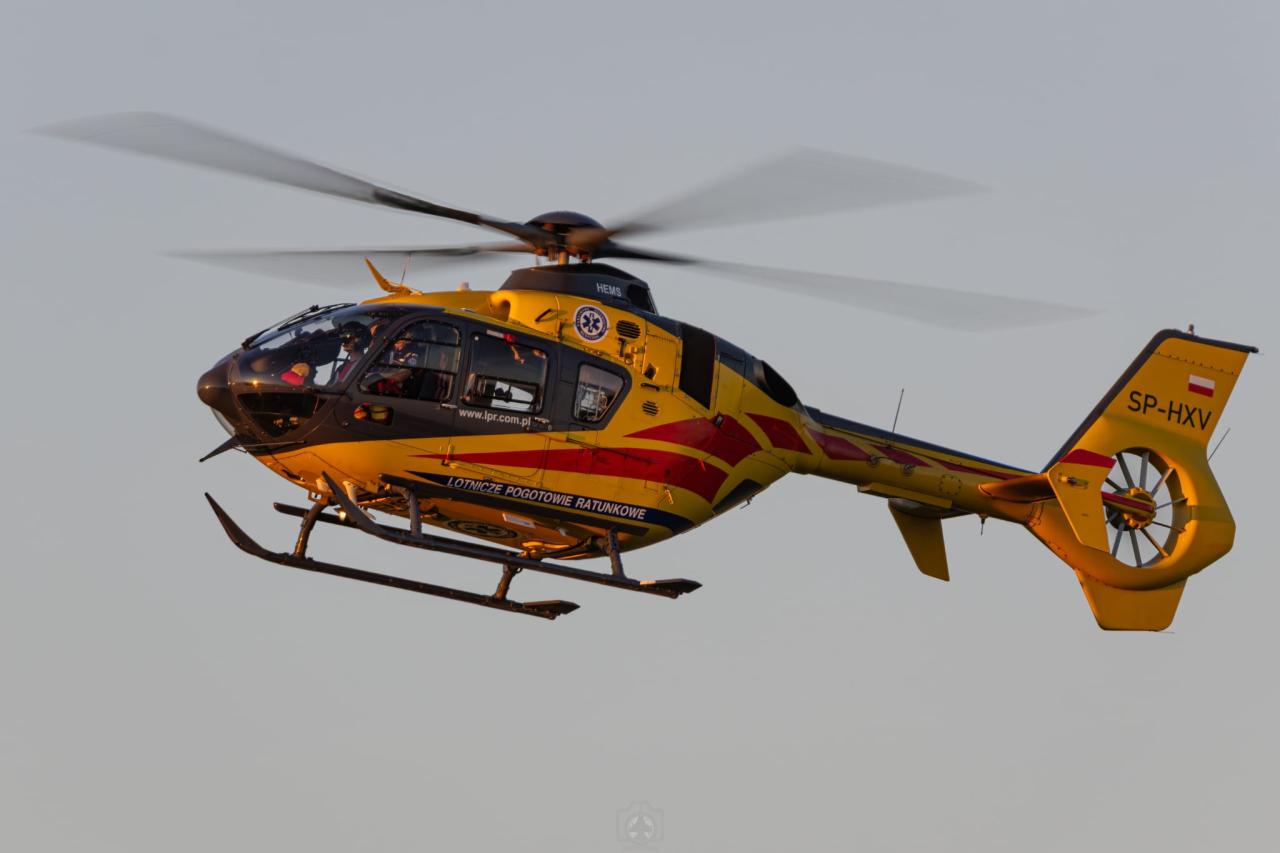 Poważny wypadek pod Poznaniem. Lądował śmigłowiec LPR, wśród poszkodowanych są dzieci