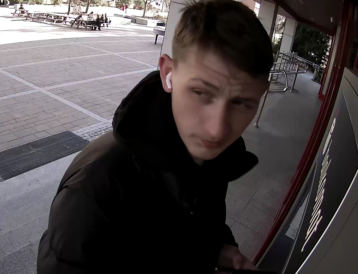 Policjanci poszukują tego mężczyzny. Rozpoznajesz go?