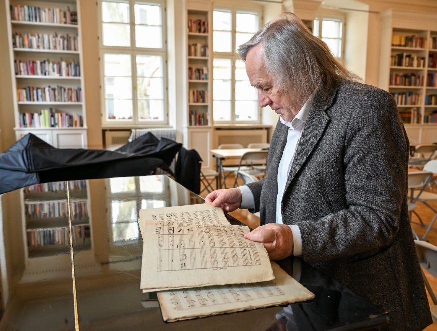 Niesamowite odkrycie w Bibliotece Raczyńskich. Pierwszy zachowany w całości rękopis nut Mazurka Dąbrowskiego z 1821 roku