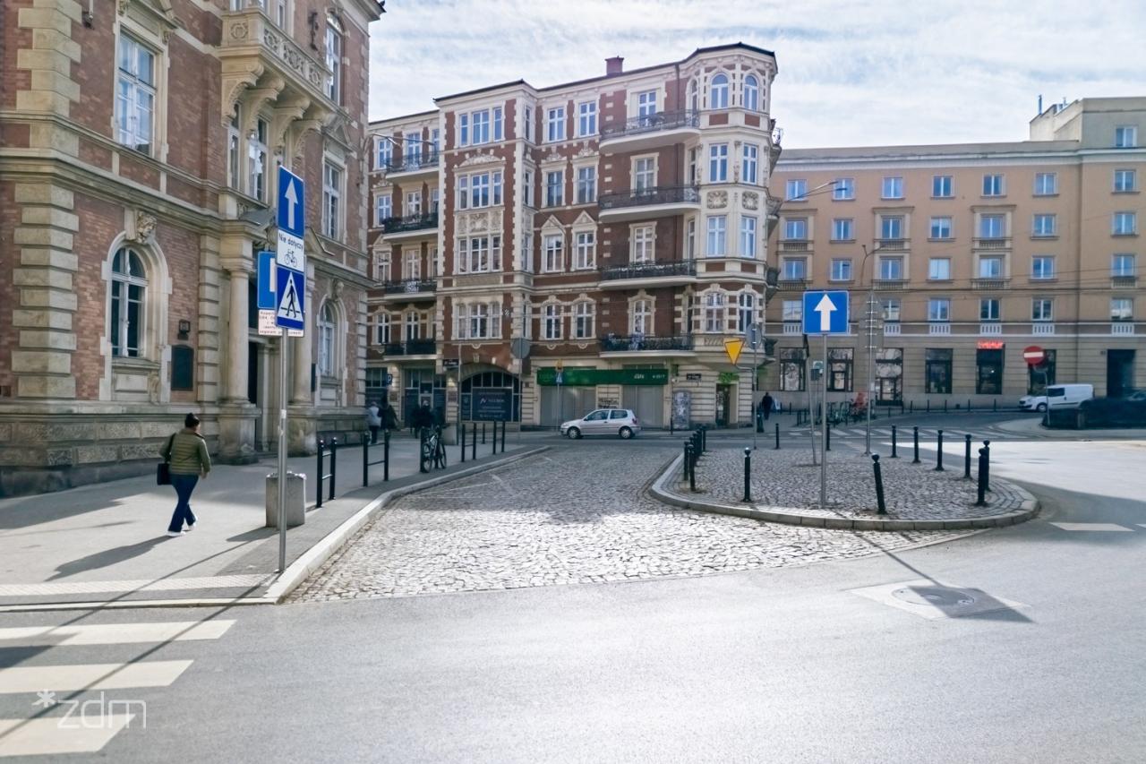 Będzie więcej roślin w centrum Poznania. Dzięki odbrukom powstanie nowy zielony plac