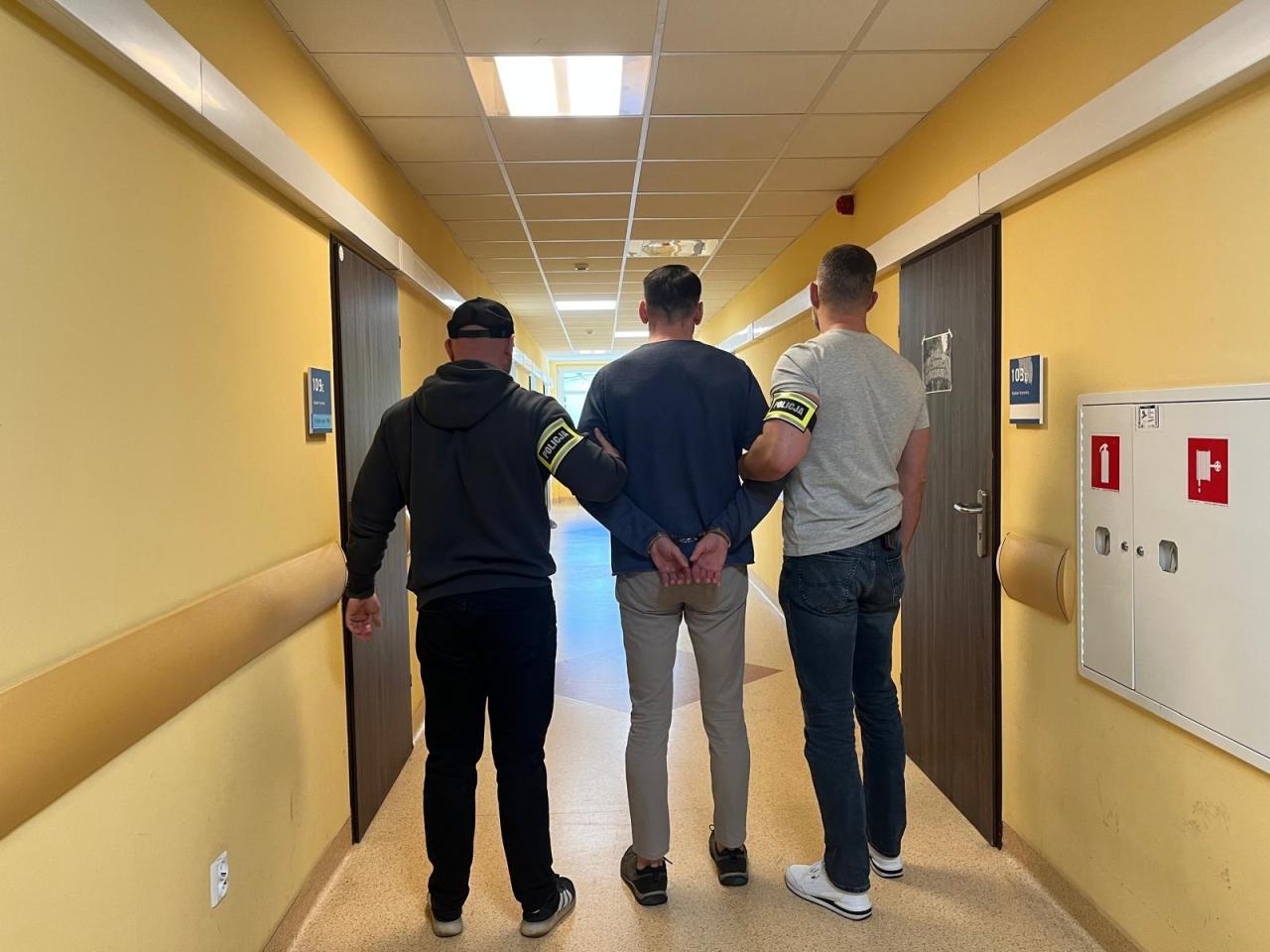 Jednak inny podejrzany zatrzymany w związku z próbą napadu na placówkę bankową w Poznaniu