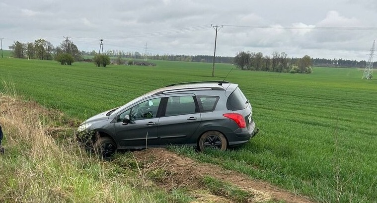 Region. Najpierw ukradł auto, a później nim dachował