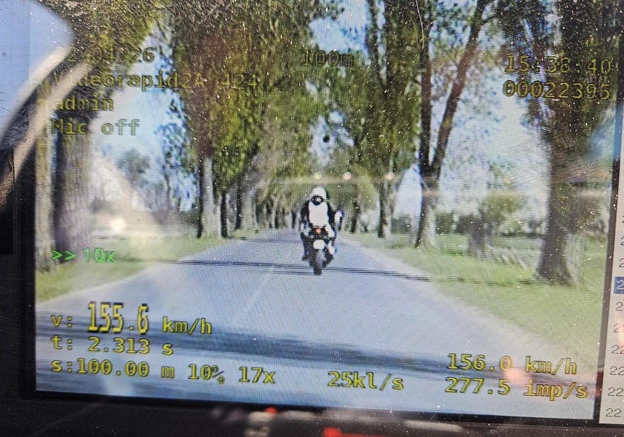 155 km/h na motocyklu po lokalnej drodze w regionie. Długo nie pojeździ