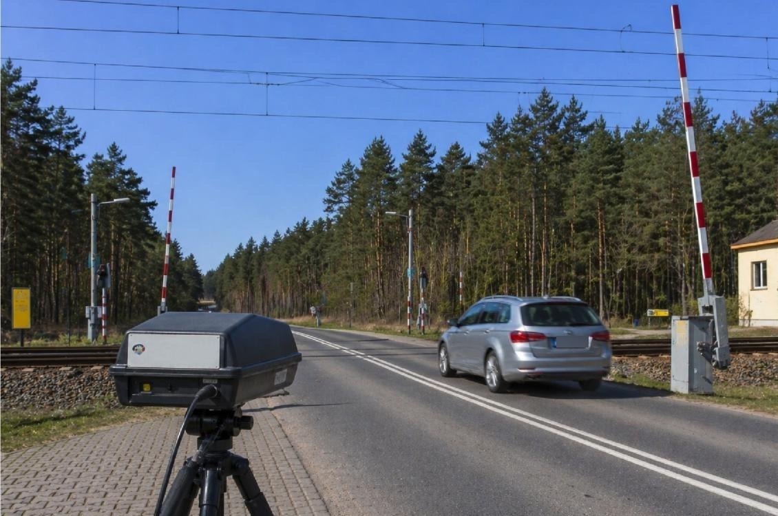 Będą wykonywać pomiary natężenia ruchu na przejazdach kolejowych