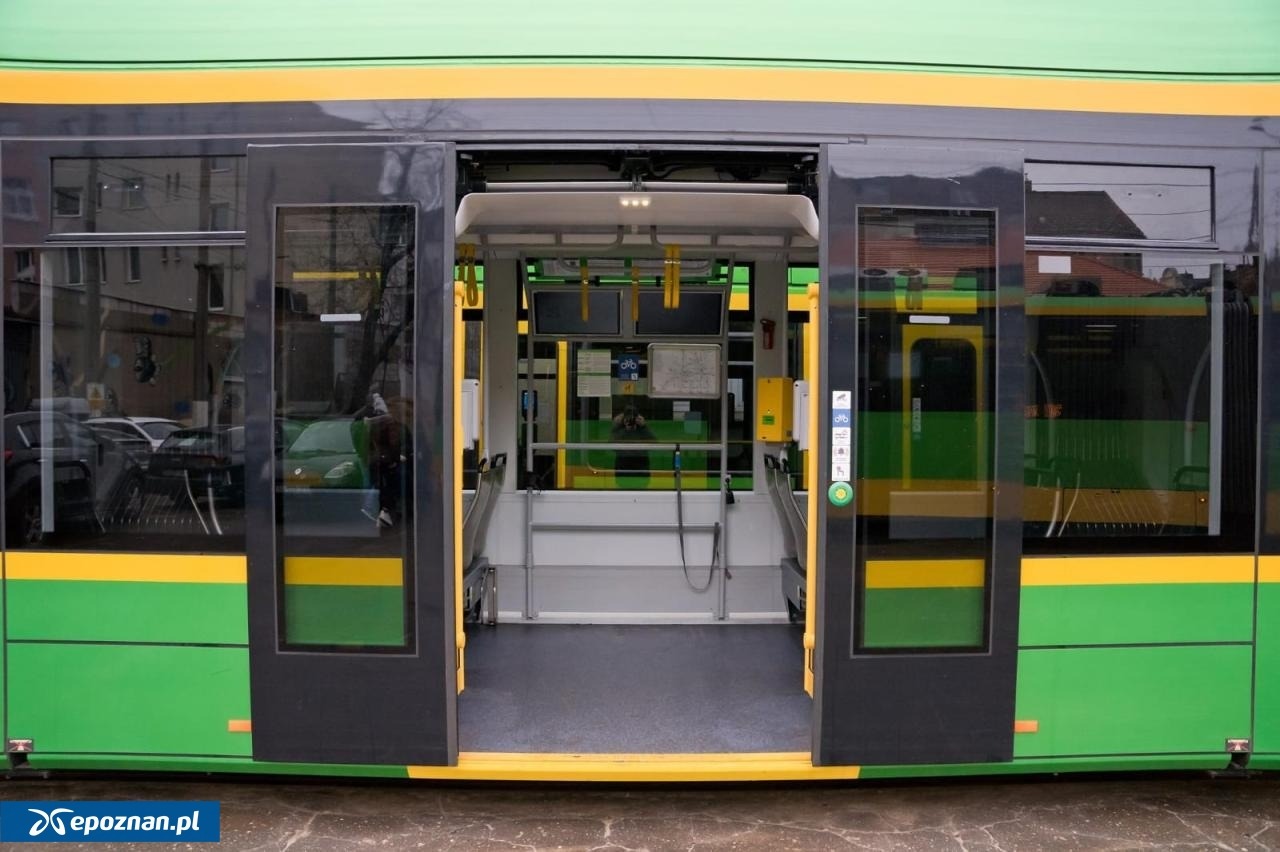 Wstrzymany ruch tramwajowy. Nieprzytomna osoba w pojeździe