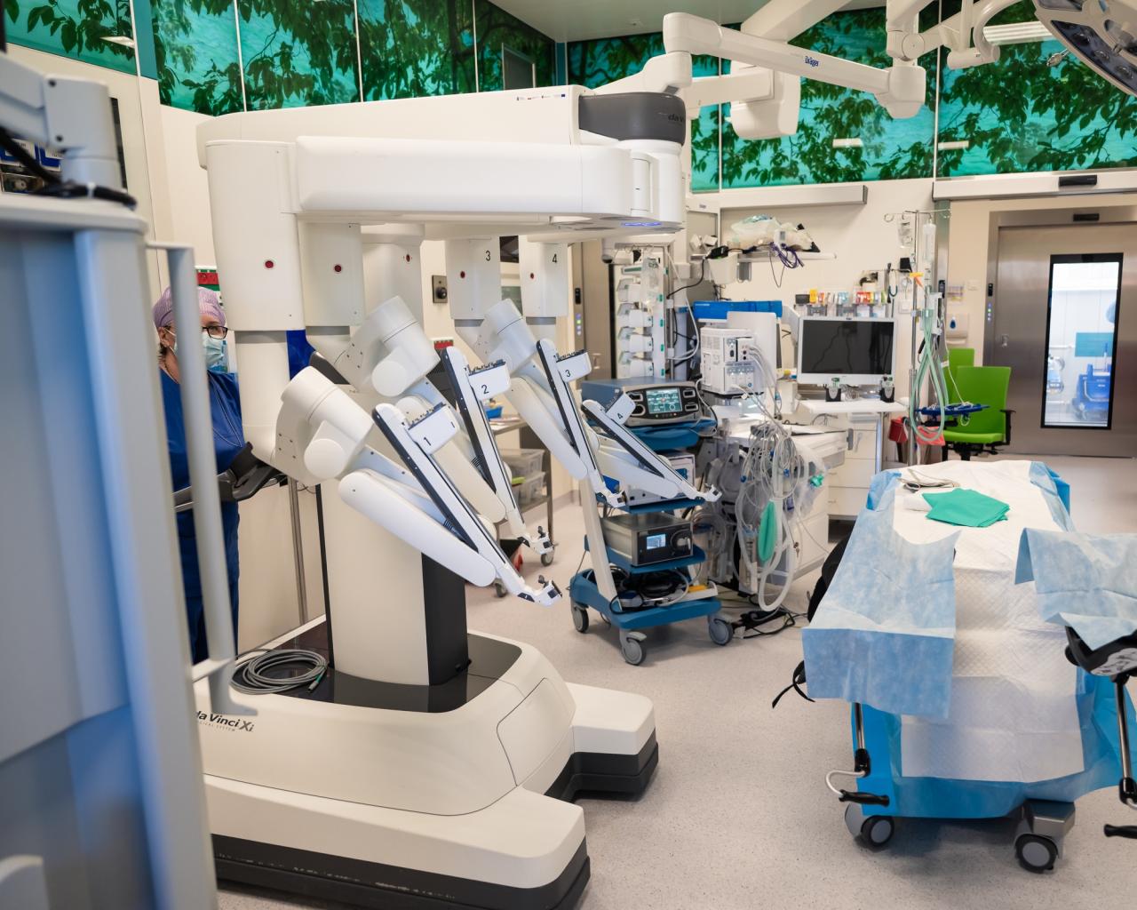 Nowe sale operacyjne i większe możliwości dla pacjentów poznańskiego szpitala