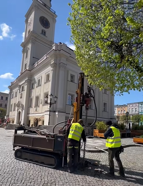 Robili odwierty na jednym z wielkopolskich rynków. "Spokojnie"