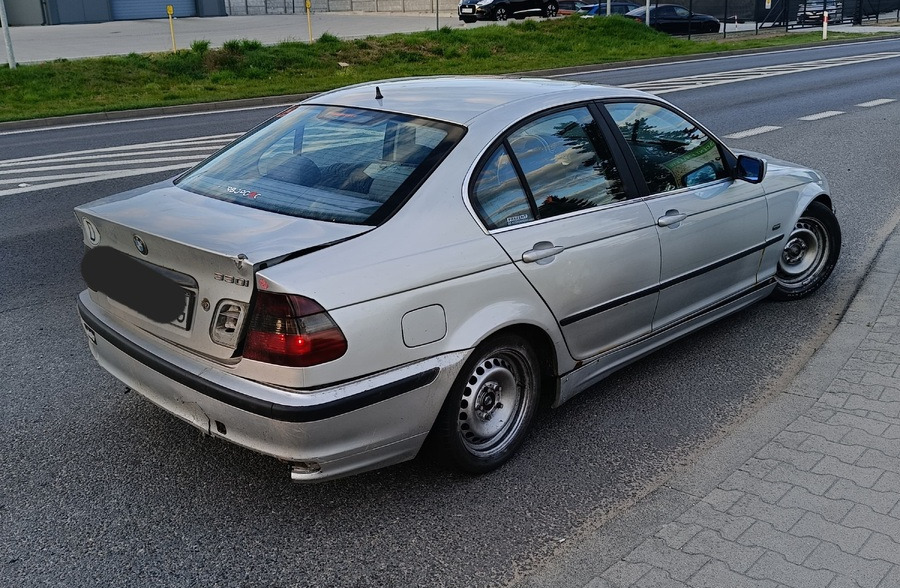 19-latek spod Poznania wybrał się w podróż takim autem. Zatrzymali go policjanci