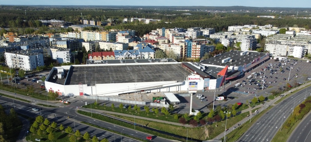 Budowlańcy przy Pasażu Opieńskiego. "Rozpoczęły się prace rozbiórkowe"