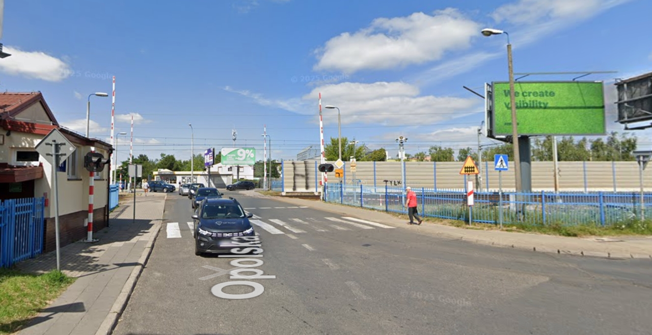 Od poniedziałku utrudnienia na Dębcu. Zamkną przejazdy kolejowe!