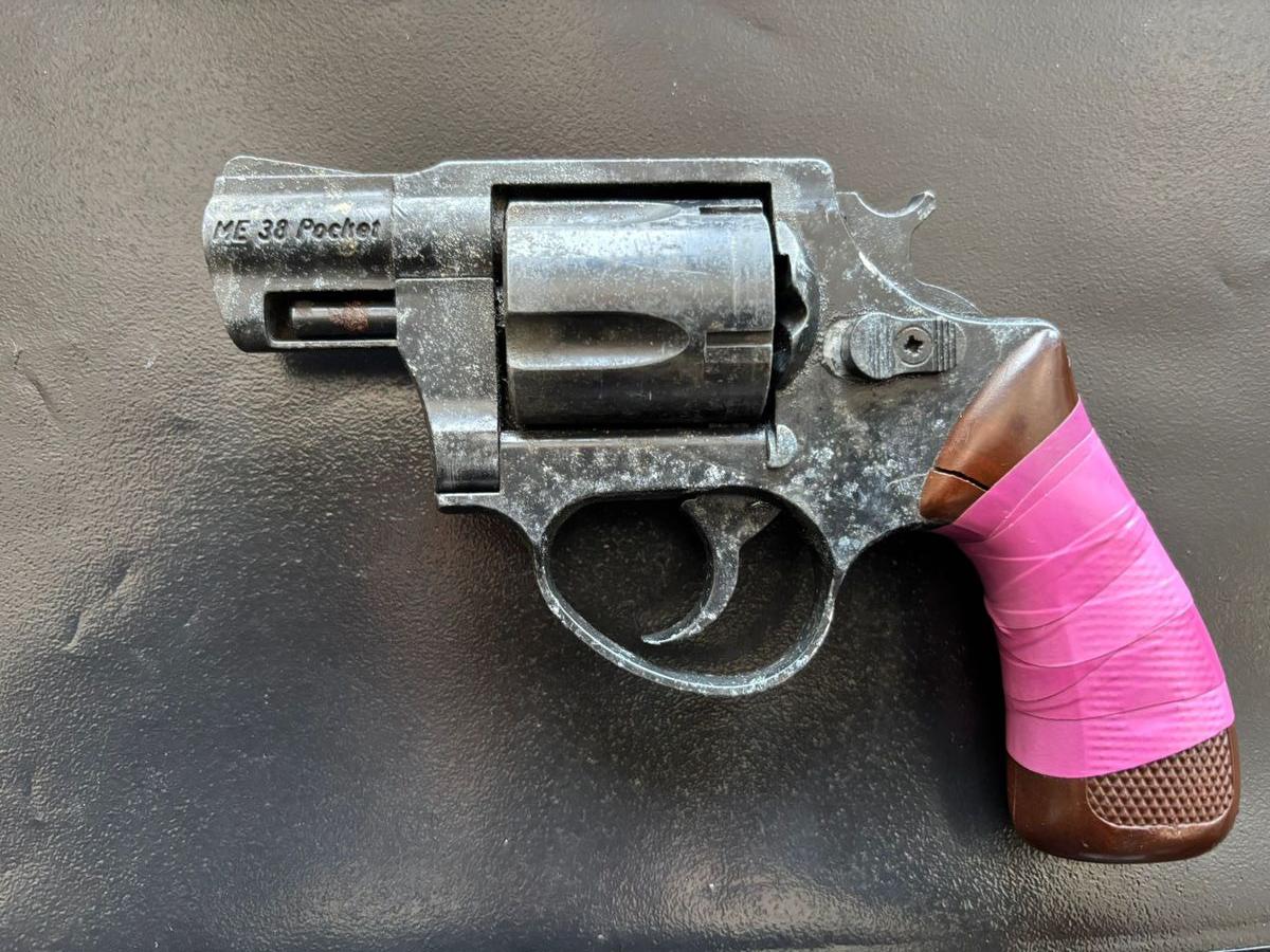 Region. Obywatel Ukrainy miał broń. Groził, iż jej użyje