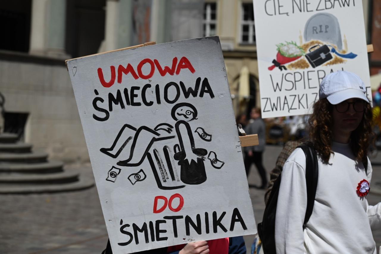 "Prezesom rośnie, a nam?" Skandowali podczas obchodów Święta Pracy i domagali się krótszego czasu pracy