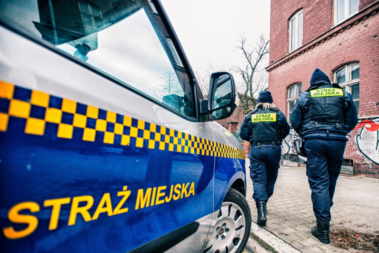 Sklepy z alkoholem pod lupą strażników miejskich. Nie obyło się bez mandatów