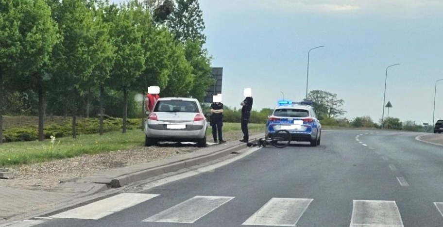 Potrącenie rowerzysty w Poznaniu. "Mieszkam tu od 15 lat i nie ma tygodnia bez jakichś sytuacji na tym skrzyżowaniu"
