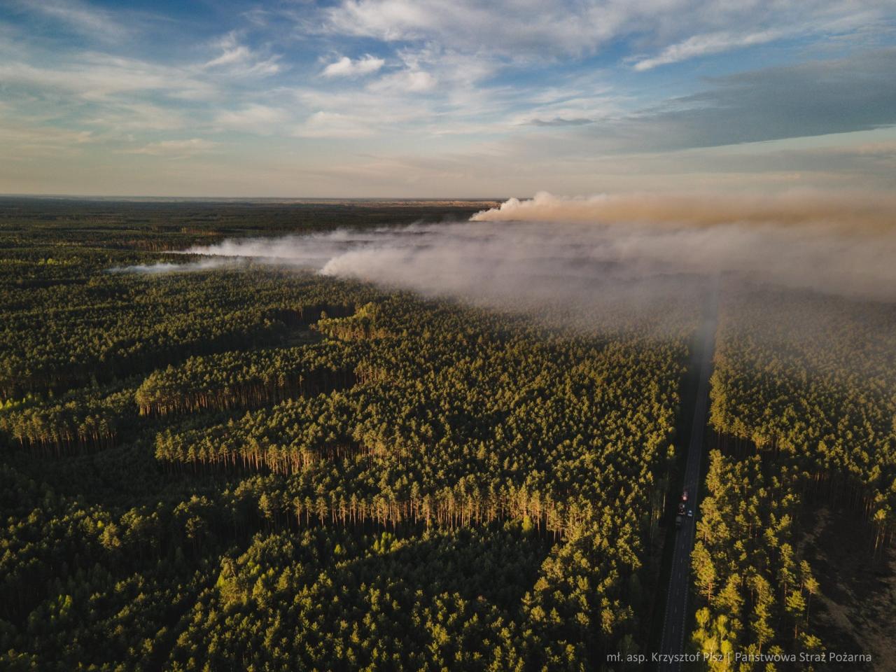 Ogromny pożar na Lubelszczyźnie. Na miejsce jadą strażaccy eksperci z regionu