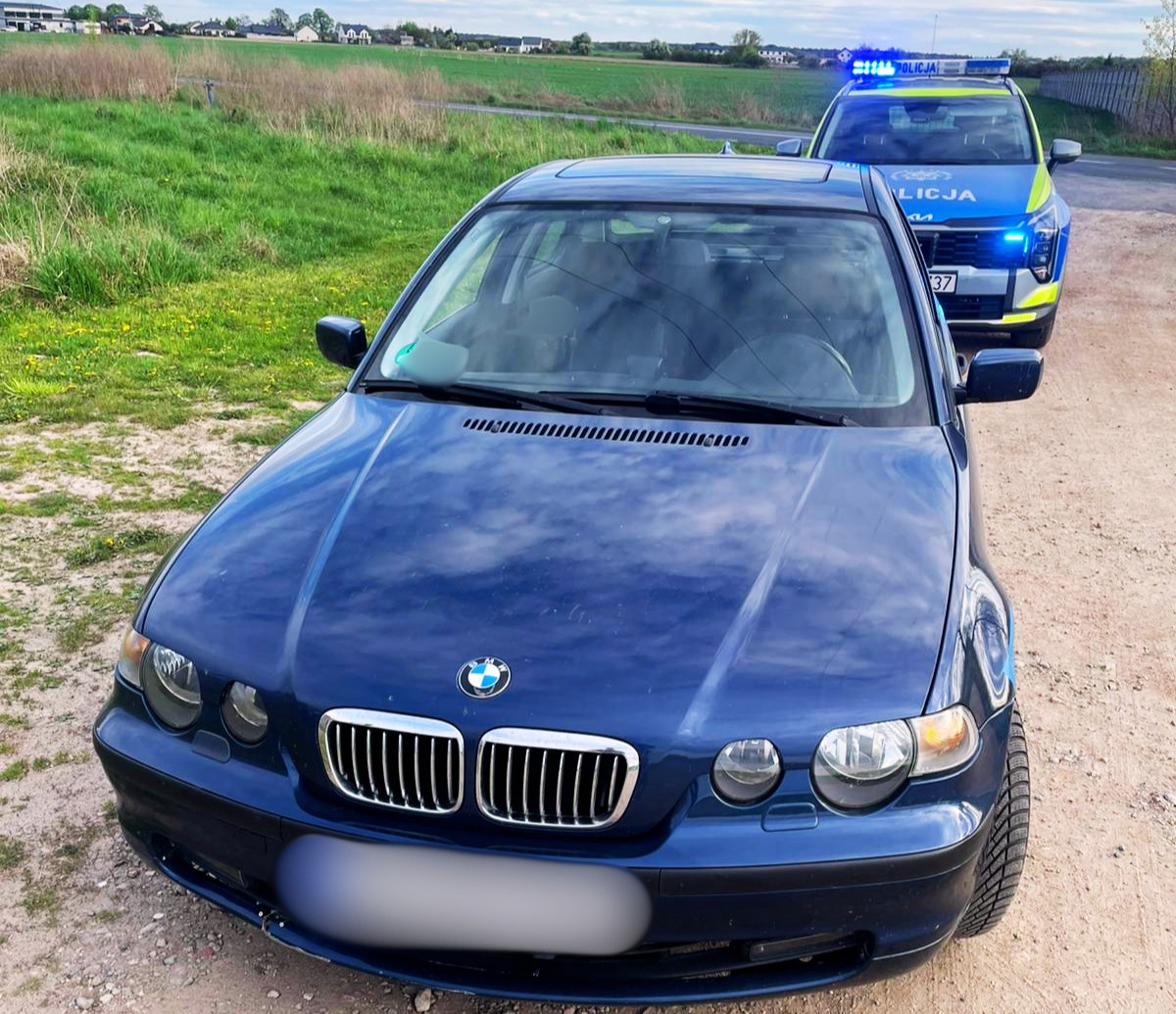 64-latek spod Poznania jechał zygzakiem BMW z dwiema różnymi tablicami rejestracyjnymi. Ma sporo na sumieniu