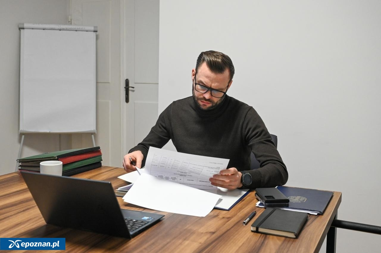 Internauta groził między innymi zastępcy prezydenta Poznania. Jest wyrok sądu