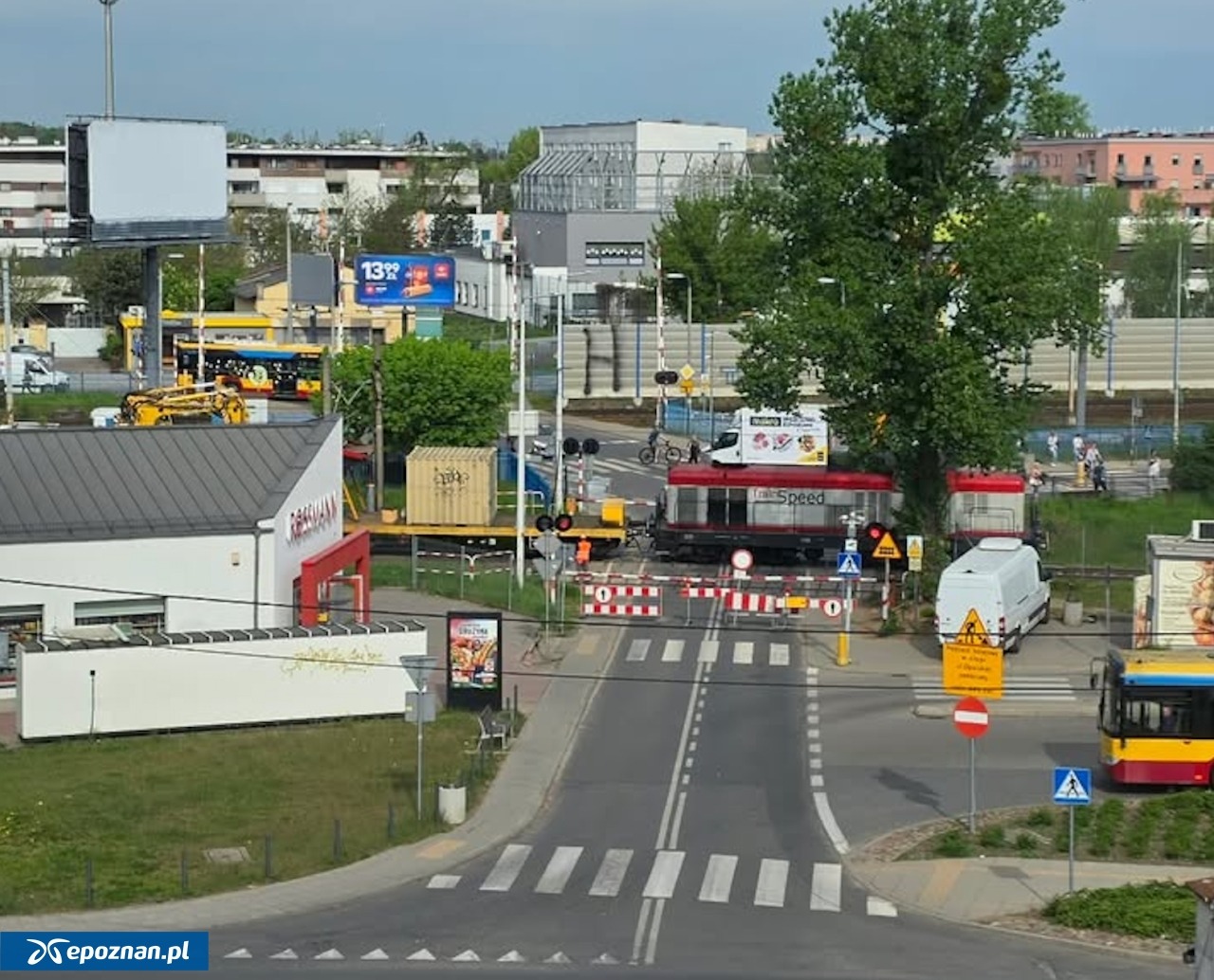 Znowu zamkną przejazdy kolejowe na Dębcu!
