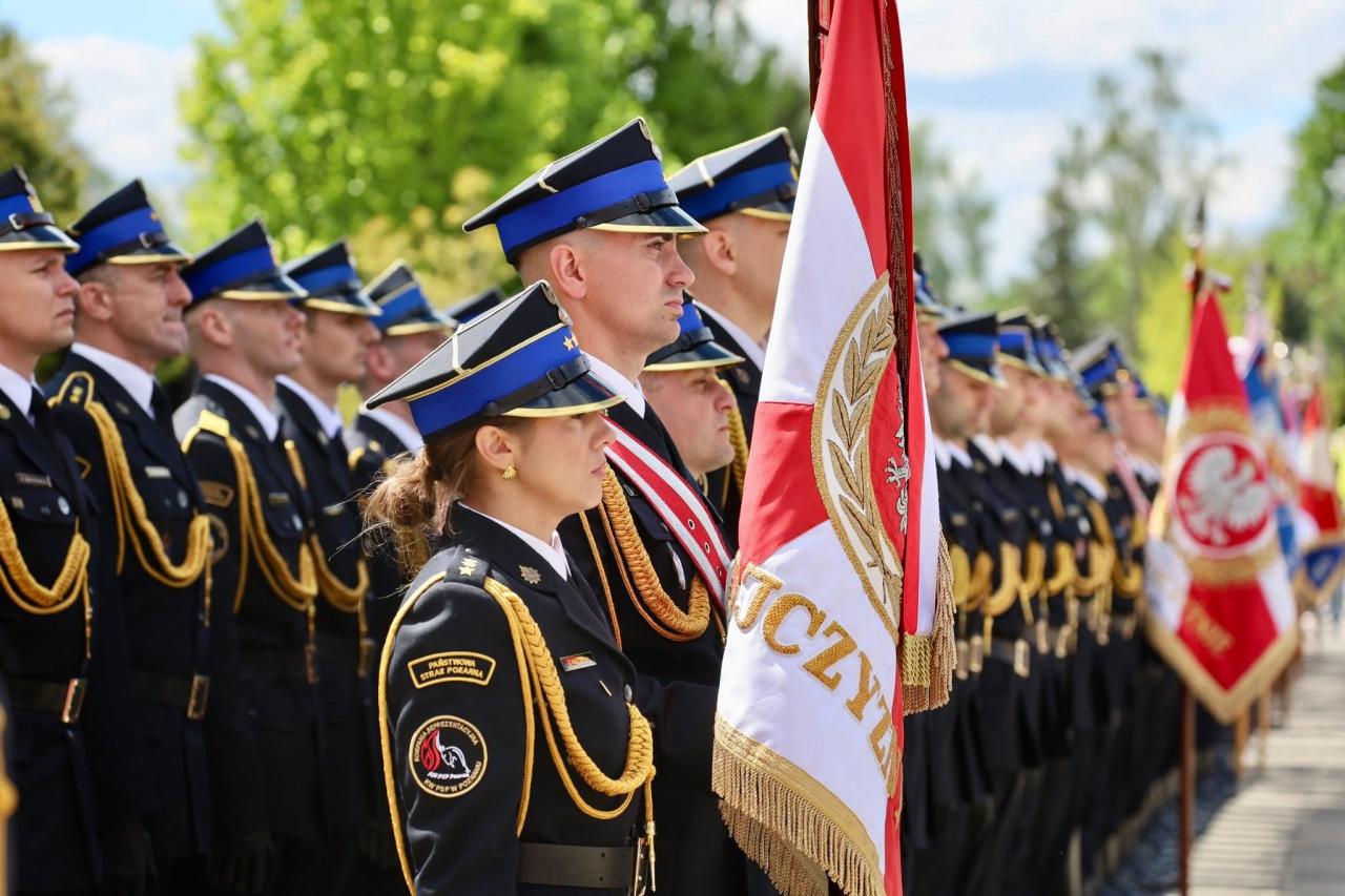 Strażacy z całej Wielkopolski dziś świętują. "Dziękujemy za codzienną troskę o bezpieczeństwo naszego regionu"