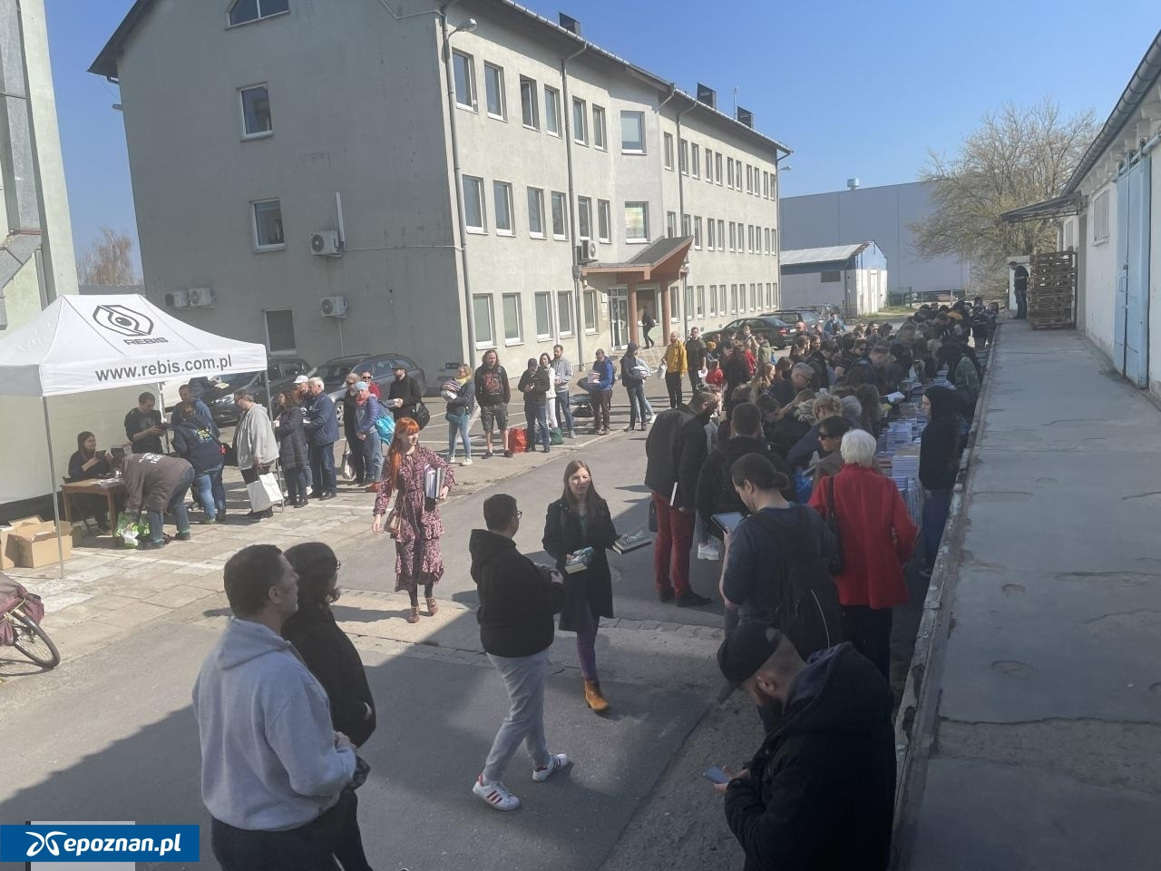 Poznański dom wydawniczy znów otworzy swój magazyn. Każda książka za 8 złotych