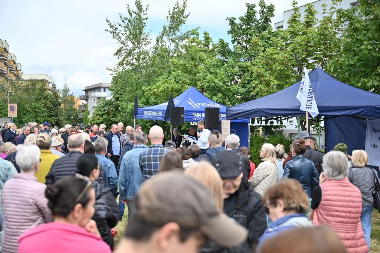 Trwa wielki protest w obronie pasażu handlowego w Poznaniu
