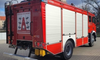 Kraksa na DK 12. Zderzyło się kilka samochodów. Są poszkodowani