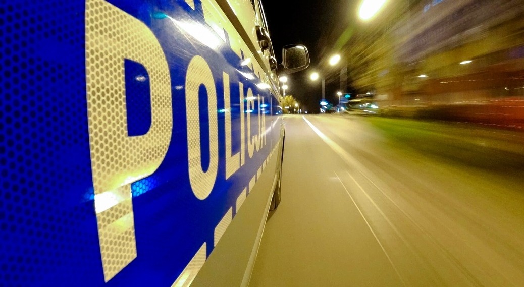 Podejrzane auto "na zwiadach" w regionie. Mieszkańcy ostrzegają