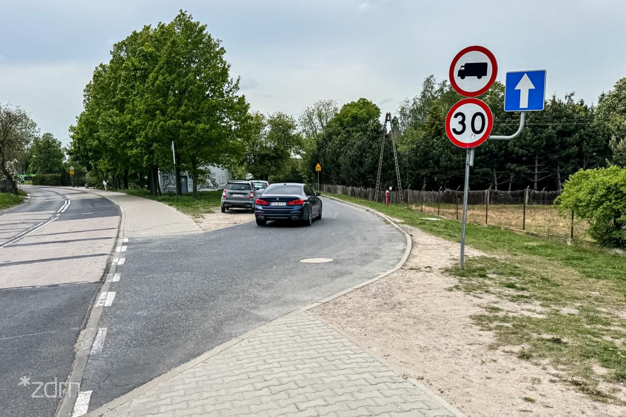 Będą nowy chodnik i przejście dla pieszych na poznańskiej ulicy. Powstaną za ponad 0,5 miliona