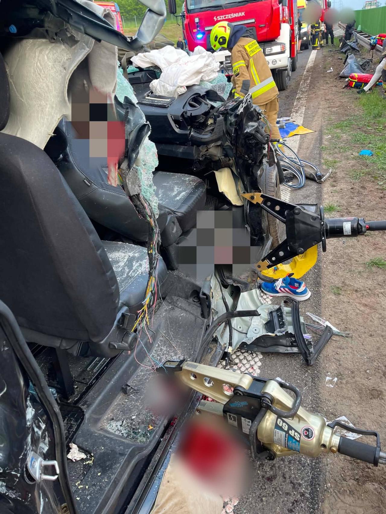 Poważny wypadek na A2 pod Poznaniem. Dziewięć strażackich zastępów w akcji, wylądował śmigłowiec LPR