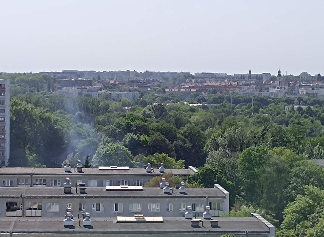Dym nad poznańskim osiedlem