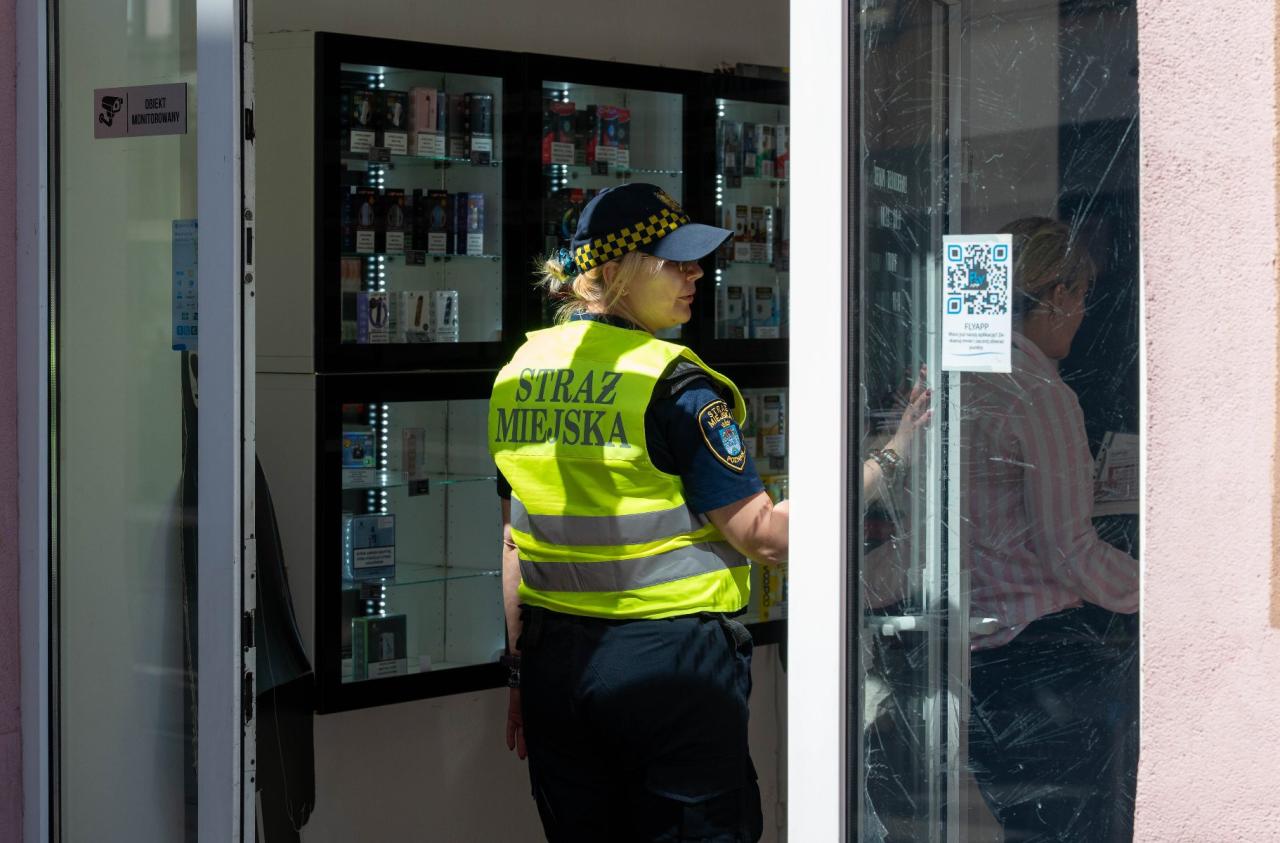 Odwiedzili 110 punktów działających tylko na jednej z poznańskich ulic. Na razie pouczenia