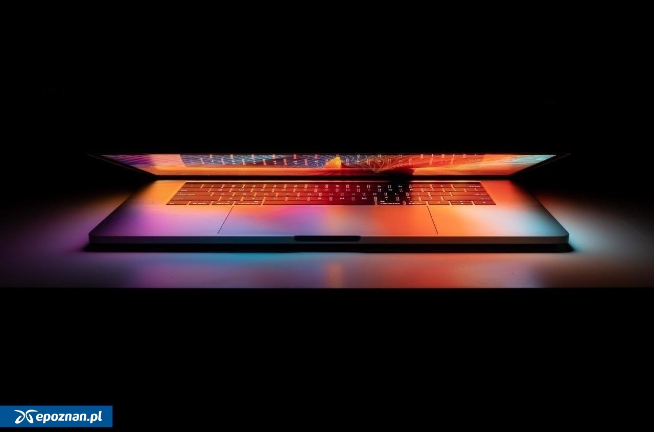 Uwaga na takie wiadomości. "Cyberprzestępcy chcą wedrzeć się do twojego komputera!"