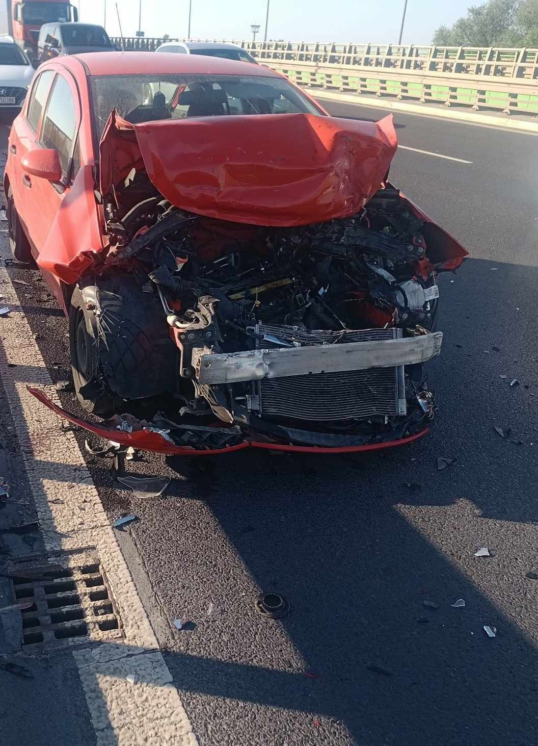 Gigantyczny korek na Krzywoustego i S11 po zderzeniu aut na wiadukcie Franowo!