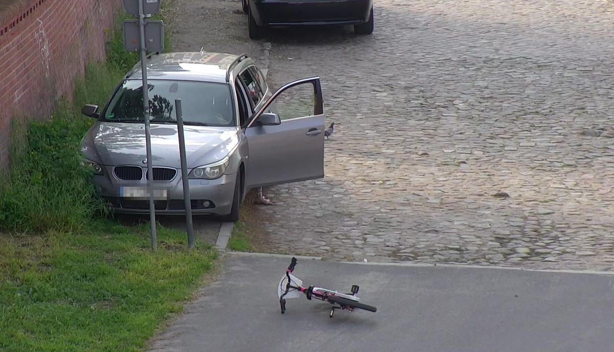 Widok z poznańskiej ulicy zaniepokoił operatora monitoringu miejskiego. Dziewczynka sama w BMW, opiekunowie spożywali nad Wartą alkohol