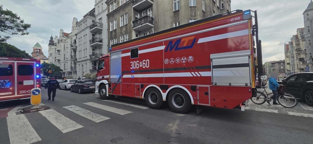 Akcja służb na Jeżycach. Na miejscu m.in. strażaccy chemicy