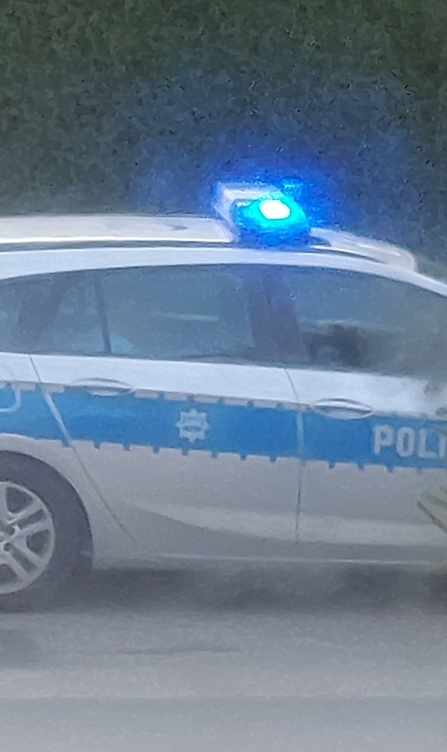 Region. Pijany kierowca przeleciał samochodem nad rondem