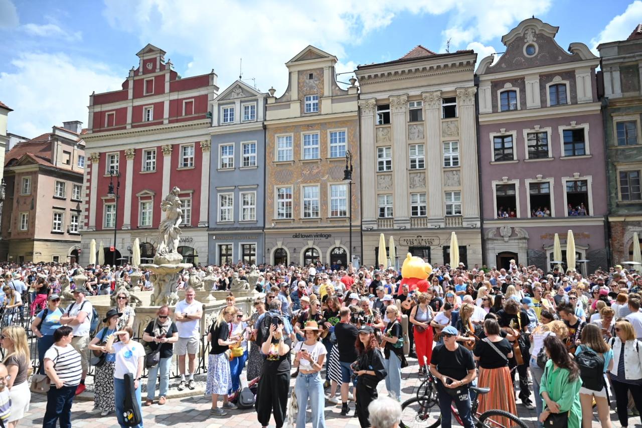 Nietypowy hejnał zabrzmiał w sobotę na poznańskim Starym Rynku. Przyszły tłumy